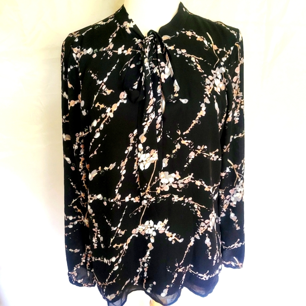 DR2 tie black print blouse